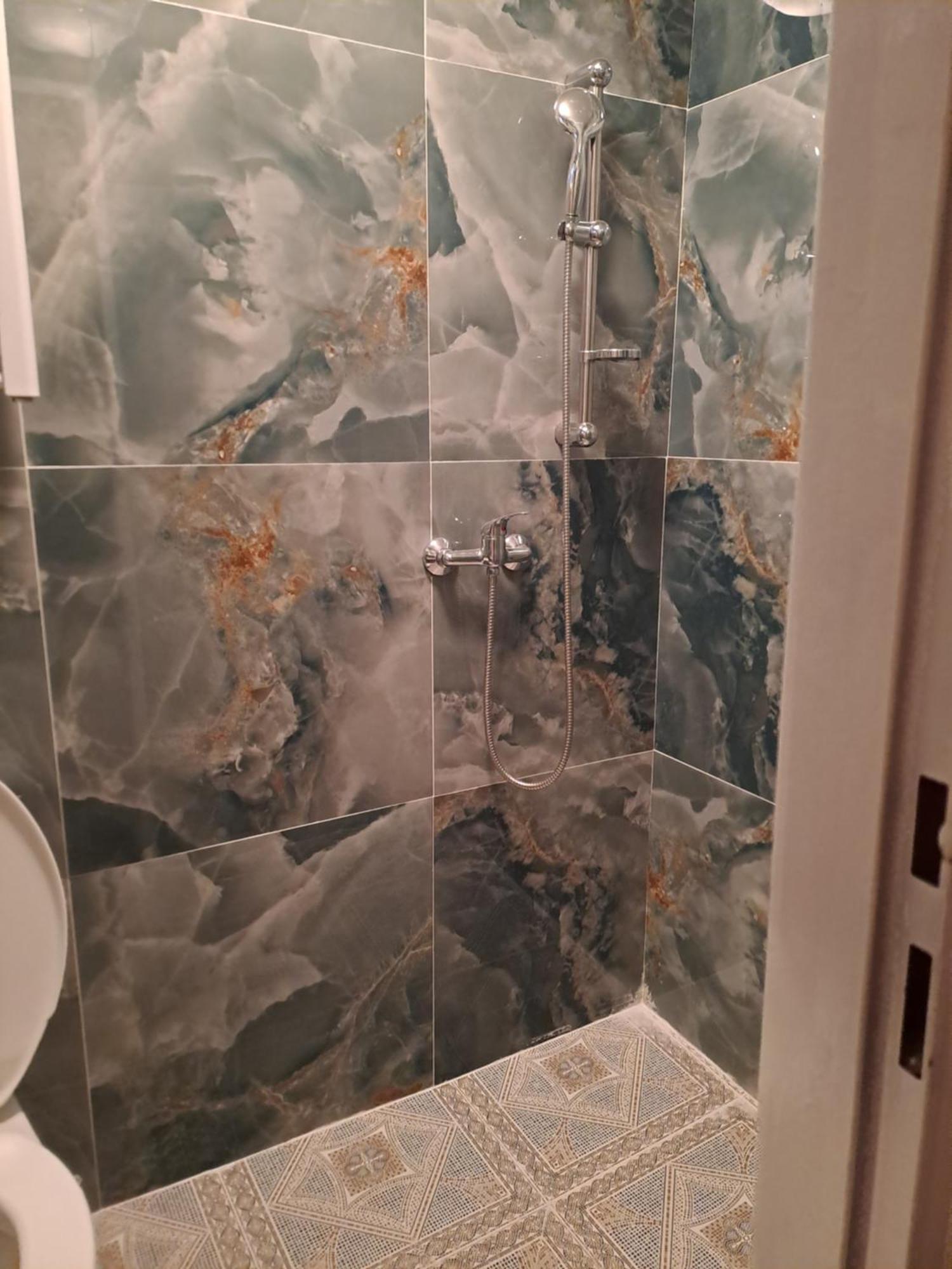 Nha Nghi Cho Cap Doi Va Gia Dinh Apartman Prága Kültér fotó