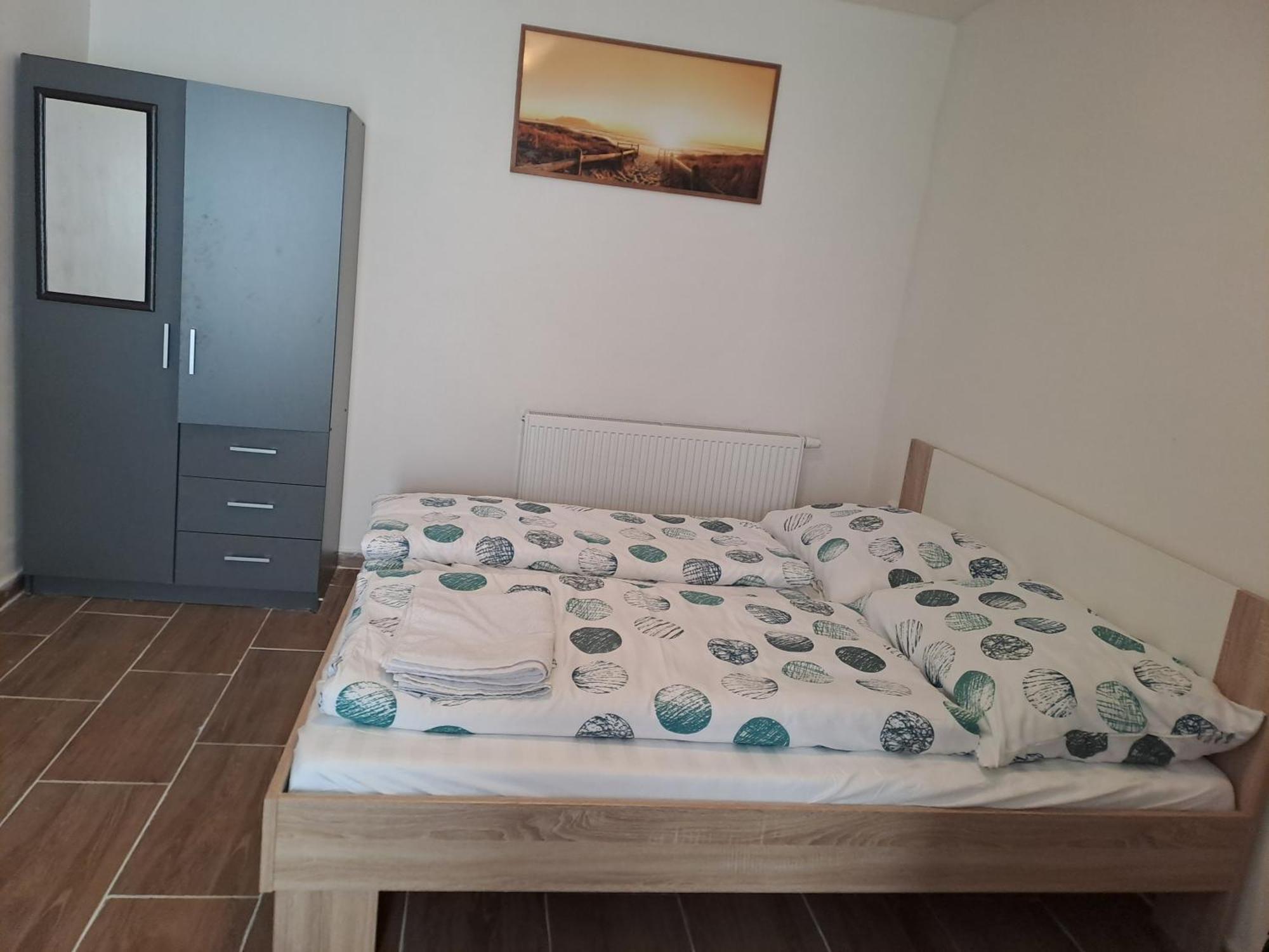 Nha Nghi Cho Cap Doi Va Gia Dinh Apartman Prága Kültér fotó